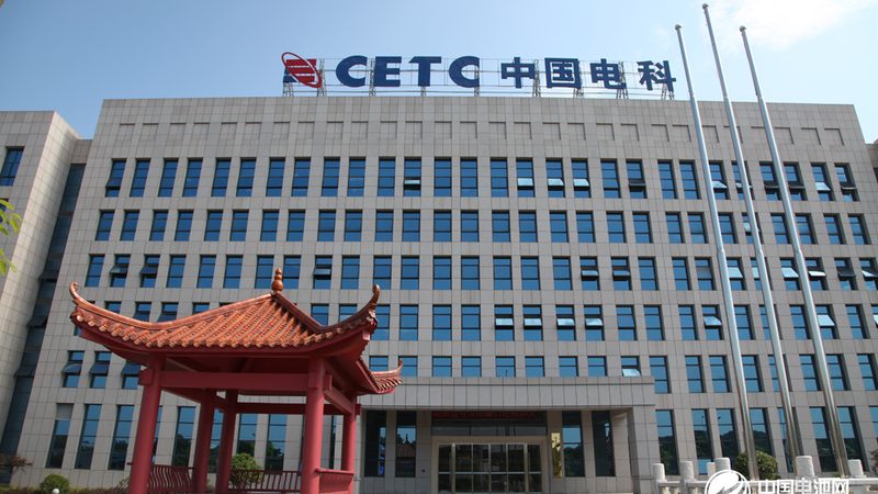 塑料与金属手机壳材质的奥秘：性能与美学的双重考量